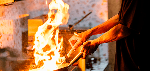 Proses memasak di dapur Beda Cerita